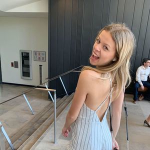 Meet your Posher, Danielle